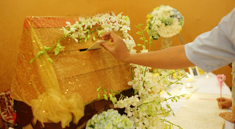 Hàng chục thanh niên rượt kẻ cướp thùng tiền đám cưới