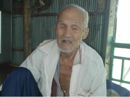 Ông lão ăn xin bị cướp gần 1kg vàng bình thản kể chuyện đời