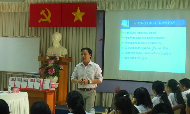  Rèn kĩ năng thuyết trình - tự tin chinh phục người nghe