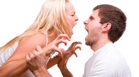 Bi hài đêm tân hôn, vợ chồng đánh nhau vì tiền mừng cưới