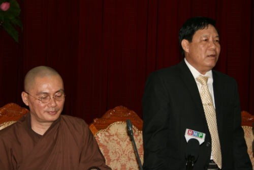 Trụ trì chùa Hương lý giải về 1.200 bao tải tiền