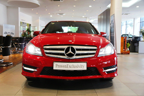 Các ông lớn đua nhau “buôn” xe cũ chính hãng