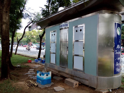 14 nhà vệ sinh tiền tỷ ở Hà Nội bị 