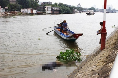 Phát hiện thi thể nam thanh niên trôi trên sông Sài Gòn