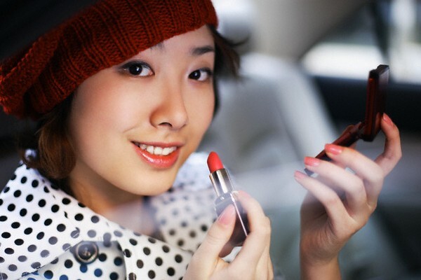 Gái hư công sở lên ngôi?