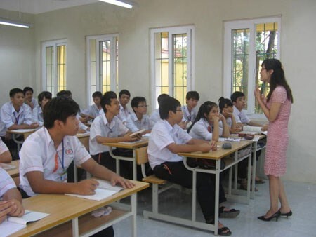 Tiết lộ mức thưởng Tết giáo viên trường Amsterdam Hà Nội