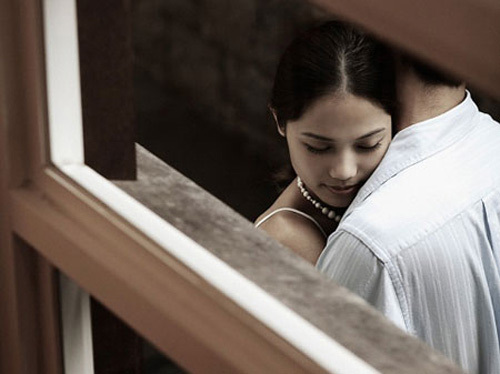 Giọt nước mắt muộn màng của gã giám đốc ngoại tình