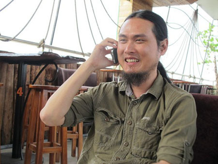 Vụ bắt cóc trẻ sơ sinh: Họa sĩ phác họa chân dung thủ phạm đắt khách