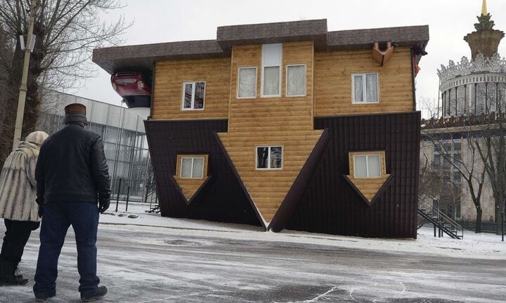 Độc đáo ngôi nhà lộn ngược ở Nga