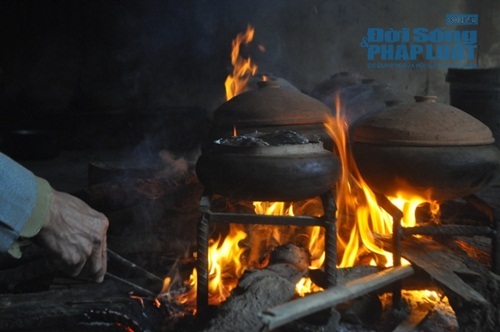 Chùm ảnh: Cá kho làng Vũ Đại vào tết