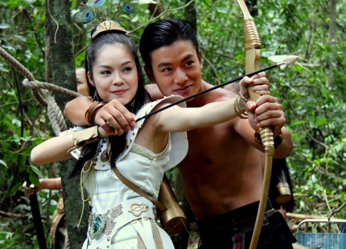 Video hot: Cung thủ bắn trúng cả... hạt lạc