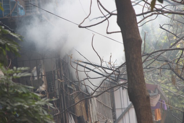 Cháy lớn tại khu tập thể Thanh Xuân Bắc, hàng chục hộ dân sơ tán