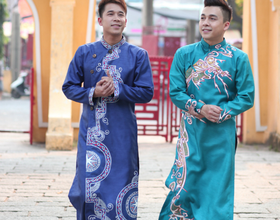 Hai chàng The Men điển trai dạo phố Xuân