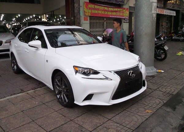 Lexus IS250 F-Sport 2014 đầu tiên tại Việt Nam