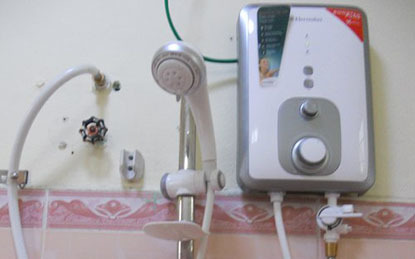 Công an kết luận vụ 2 bố con bị điện giật chết trong nhà tắm