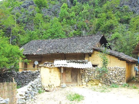  Những tục kiêng kỵ độc đáo của người Mông ven sông Đà