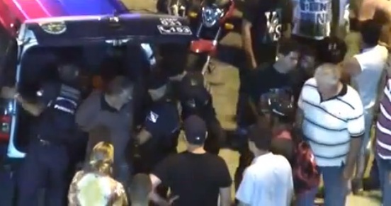 Clip: Xác nạn nhân mắc ở kính, tài xế vẫn bỏ chạy 10km