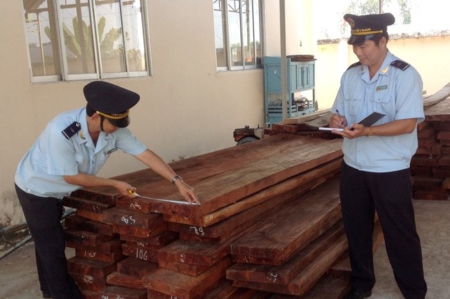 Đồng Tháp: Bắt giữ  5 m³ gỗ lậu