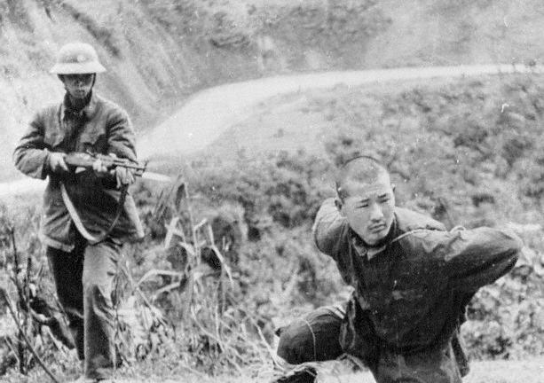 Bài học quân sự từ cuộc chiến tranh chớp nhoáng