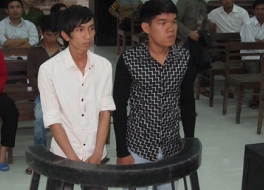 Rủ nhau trộm cắp và mâu thuẫn quyền lợi, cả nhóm vào tù