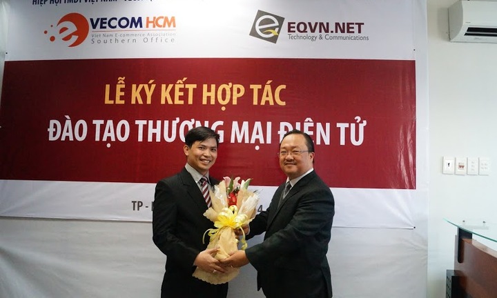  Vecom và EQVN hợp tác đào tạo Thương mại điện tử tại VN