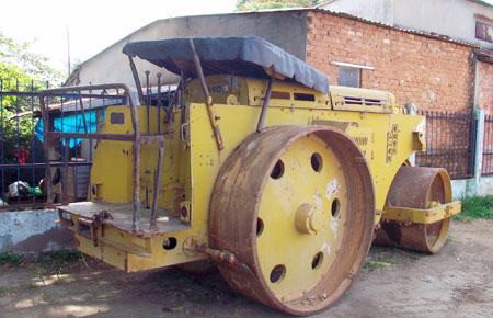 Trộm cả xe lu