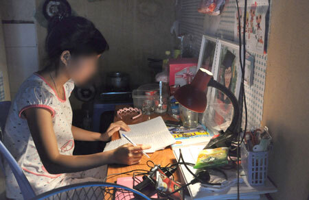 Khi nữ sinh mang bụng bầu lên giảng đường