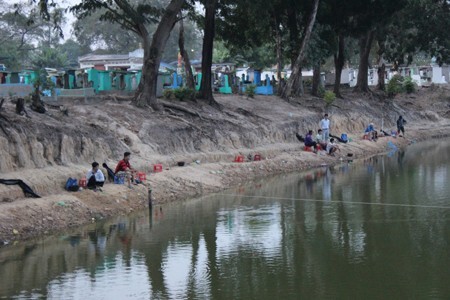 Rợn người thú vui câu cá ở 