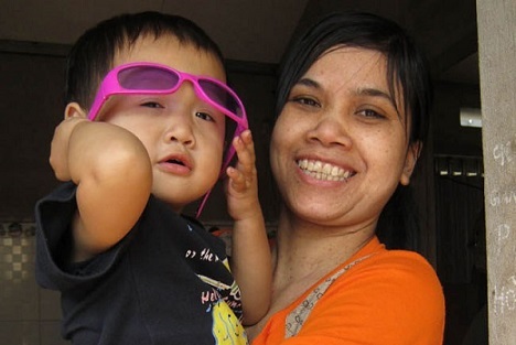 Nỗi niềm nữ công nhân: Đi làm để thoát ế