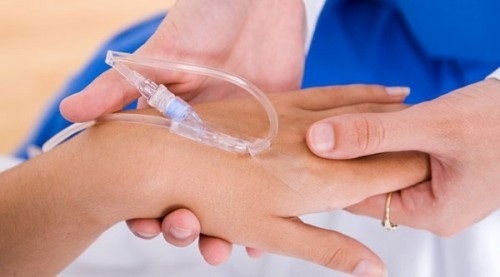 Điều dưỡng tiêm thuốc mê cưỡng hiếp nữ sinh thực tập