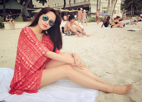 Sao Việt 24h: Mai Phương Thúy tự tin khoe dáng nuột nà