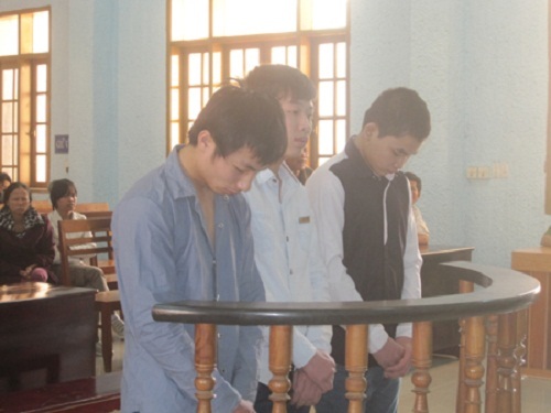 Gần 50 năm tù cho nhóm 9X giết người