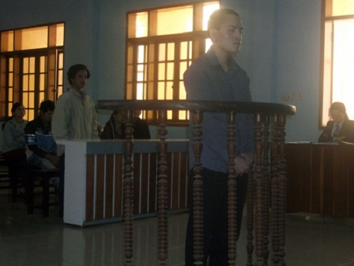 Thoát “yêu râu xanh” nhờ...giả ngất xỉu