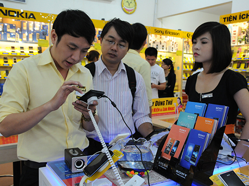 Người Việt Nam chi 40 nghìn tỷ cho điện thoại trong năm 2013