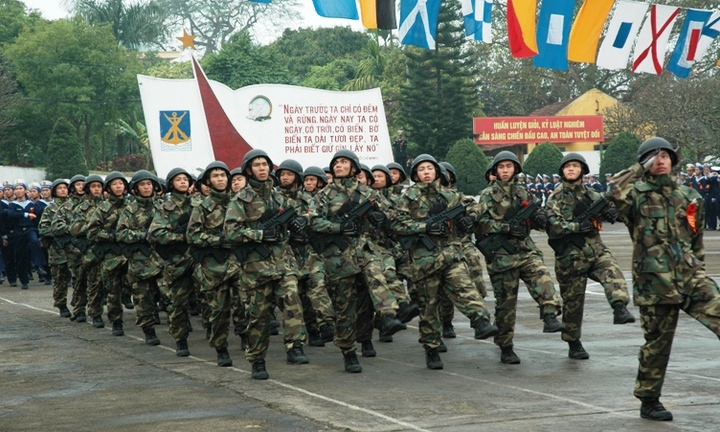 Lữ đoàn Hải quân đánh bộ 147 ra quân huấn luyện