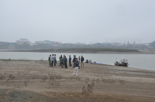 Phát hiện xác chết nổi dưới cầu Vĩnh Tuy