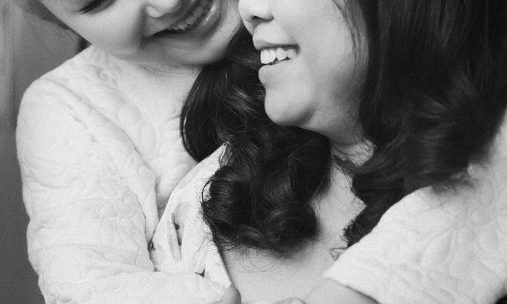 Bộ hình đặc biệt của Hương Tràm và mẹ nhân ngày 8/3