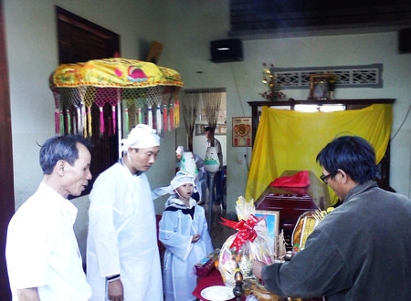 Mẹ chồng đột tử, con dâu bị nghi ngờ