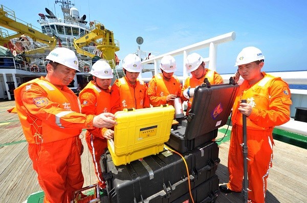 Máy bay, tàu nước nước ngoài phải dừng tìm kiếm ở VN