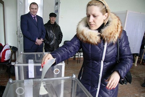 Hơn 90\% người dân Crimea bỏ phiếu gia nhập Nga