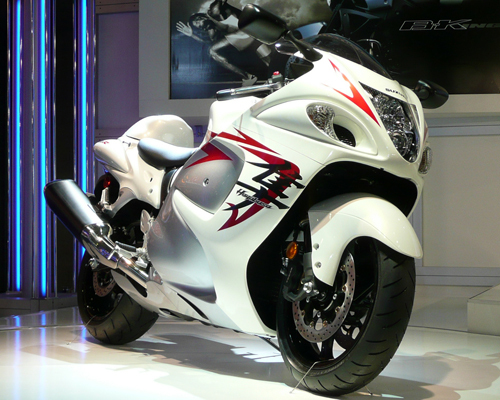 Ngắm vua mô tô Suzuki Hayabusa “khạc lửa”