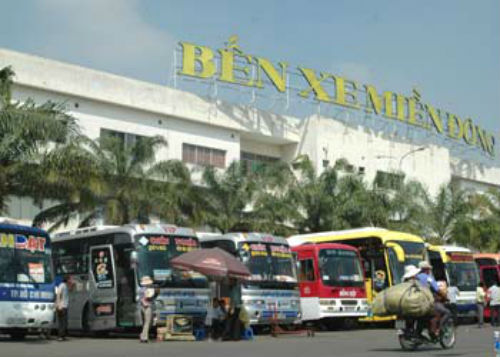 Hốt hoảng phát hiện thanh niên gục chết trên xe khách