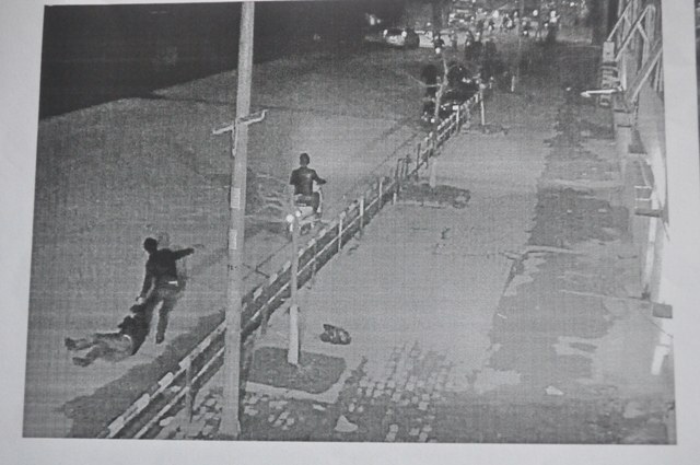 Lộ danh xe “cóc” thuê “cò” đánh đập, kéo lê hành khách