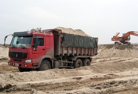 Nạn cát tặc: Dưới sông quyết liệt, trên bờ dửng dưng