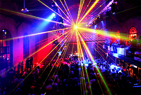 Trộm cắp để có tiền “nướng” vào quán Bar