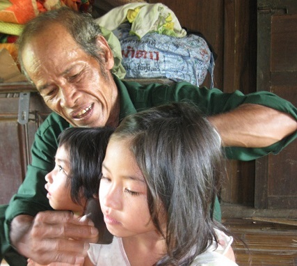 Ghé thăm cặp vợ chồng Pa Cô đông con nhất dãy Trường Sơn