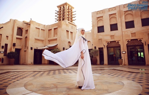 Lý Nhã Kỳ hóa thành cô gái Dubai xinh đẹp, bí ẩn