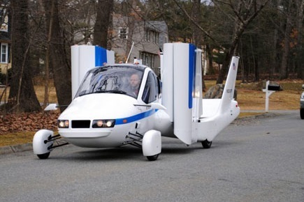 Ô tô bay đầu tiên trên thế giới vận hành như thế nào?