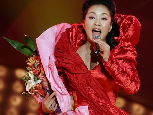 Đệ nhất phu nhân tài sắc của Trung Quốc.