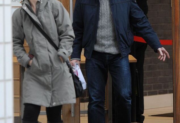 Lấy trộm hơn 77 tỷ đồng để... bao gái gọi